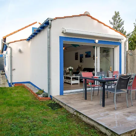 Casa Blue By Interhome Les Moutiers